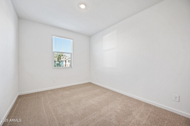 Building Photo - 15825 W Gray Fox Trl