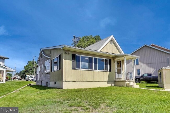 Building Photo - 8349 Bear Creek Dr