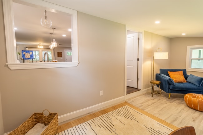 Building Photo - Spacious 4-Bedroom Home with In-Law Suite