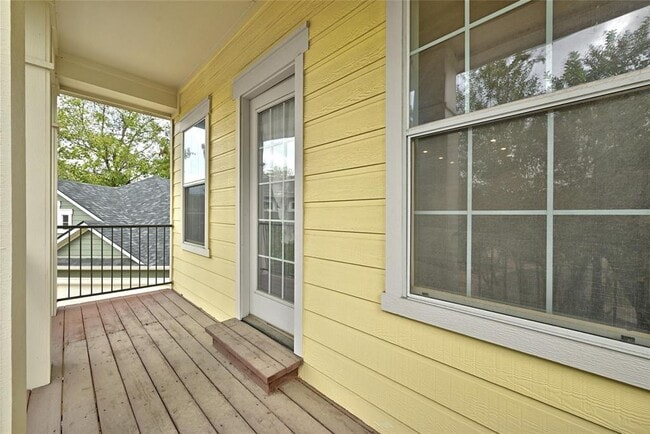Building Photo - 411 W St Elmo Rd