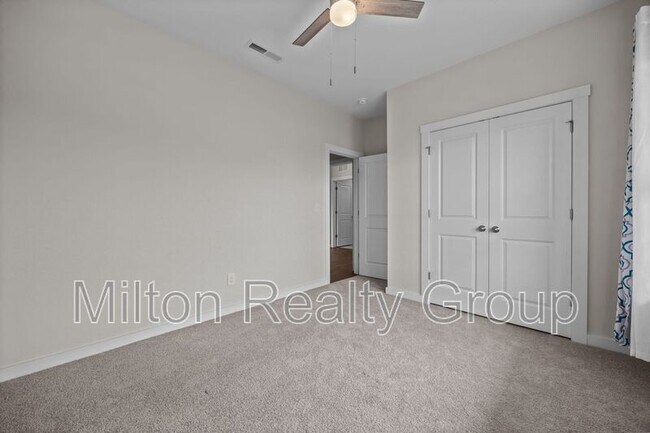 Building Photo - 217 Walker Grv Ln