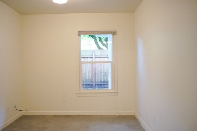 Building Photo - *Modern Farmhouse* Spacious Refurbished 1-...
