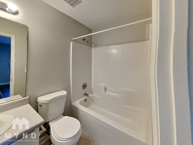Building Photo - 32 Winesap Ln
