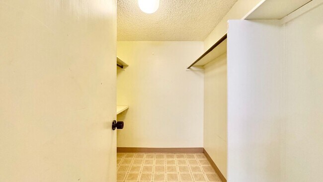 Building Photo - Available NOW - Highly Desired 2 BED 2 BAT...