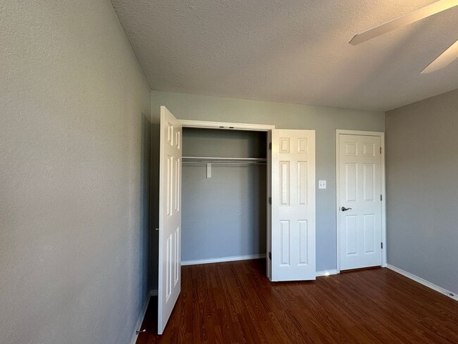 Building Photo - Beautiful 3 Bed 2 Bath Home w/ 2-Car Garage