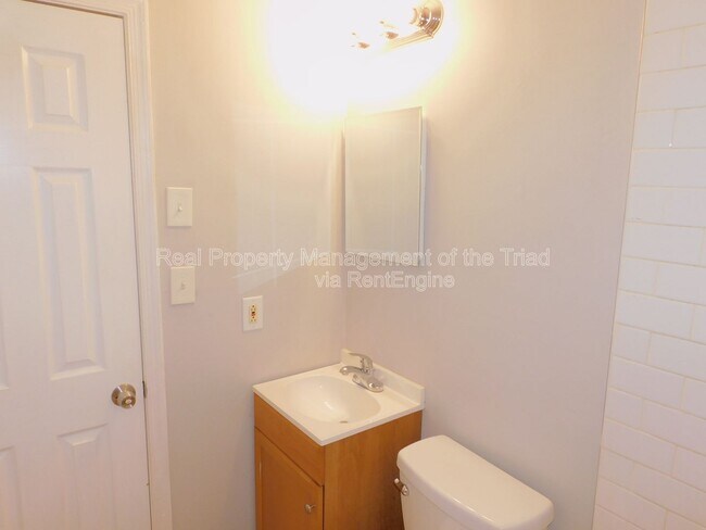Building Photo - 4216 Parker St