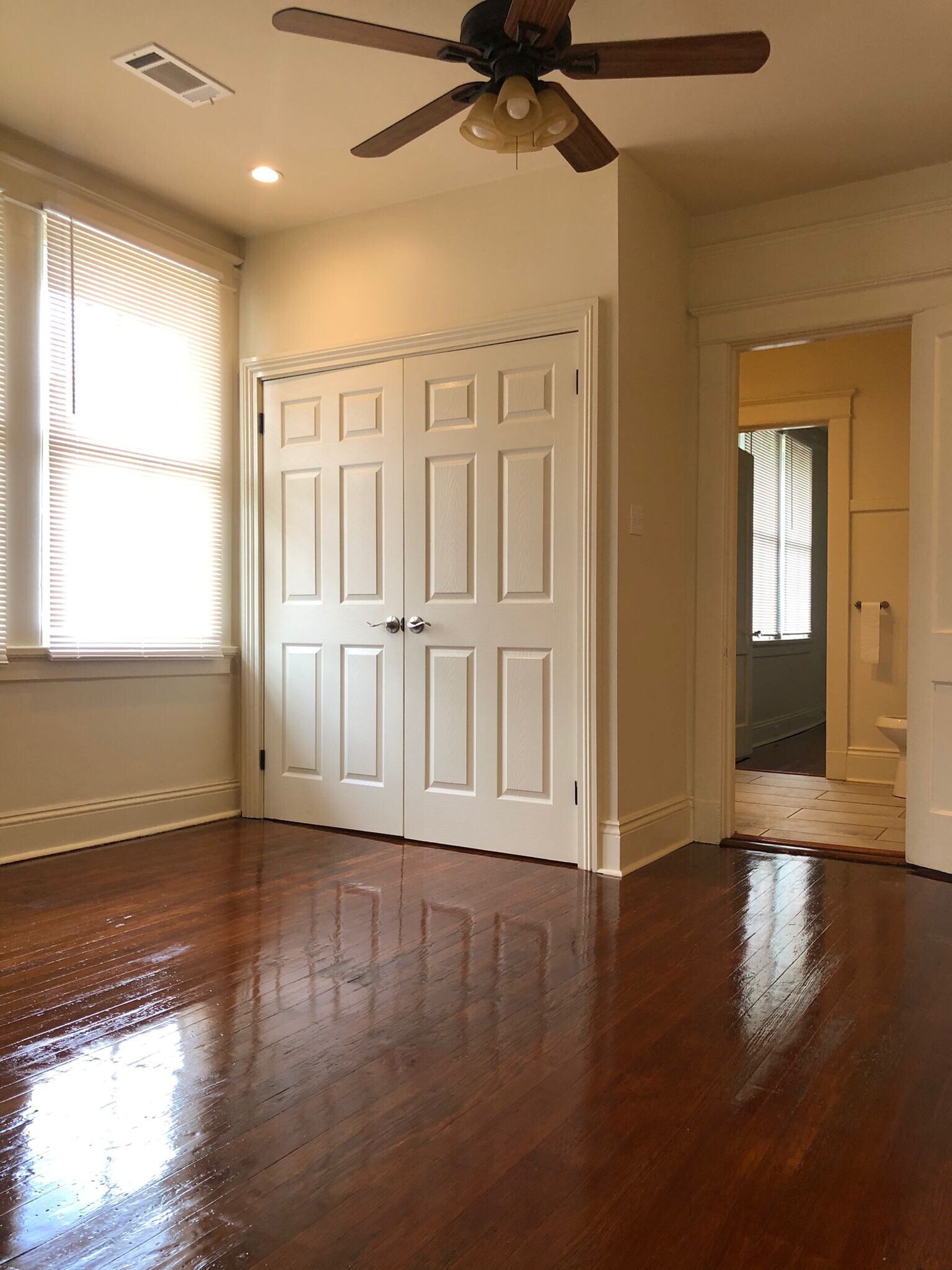 Building Photo - 2217 Napoleon Ave