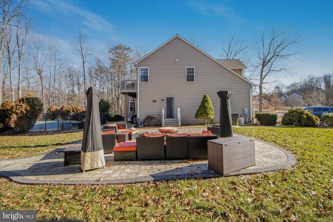 Building Photo - 7420 Mayflower Ct
