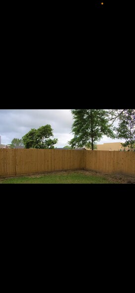 Newly fenced - 1200 Jasper St