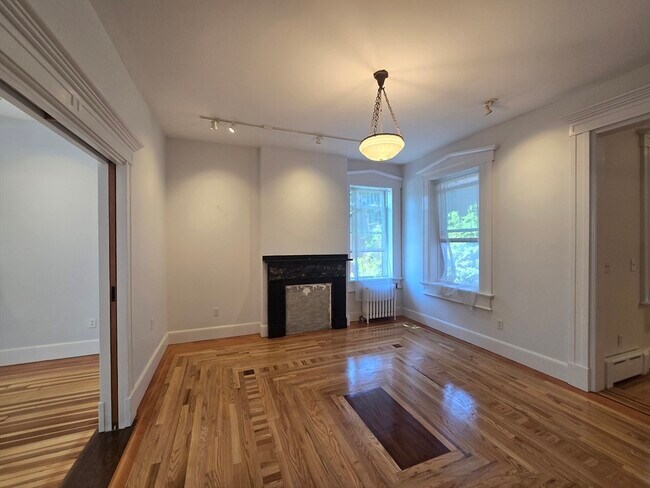Building Photo - 116 Winnisimmet St