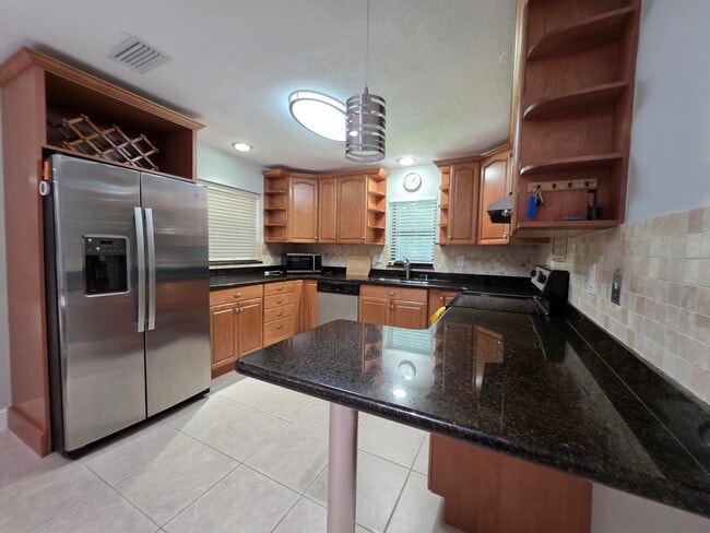 Building Photo - 9460 SW 61st Way