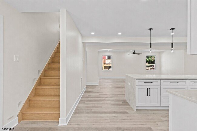 Building Photo - 1301 3rd Ter