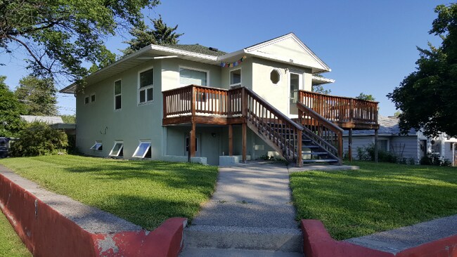 Primary Photo - 1107 W Story St