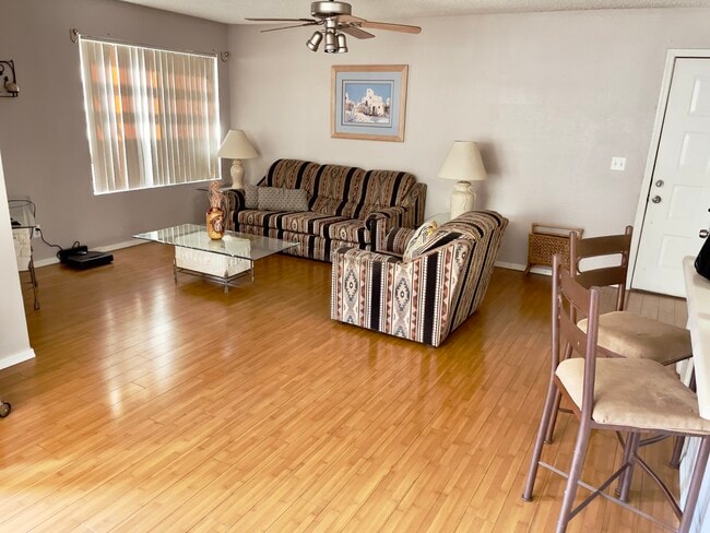 Building Photo - 4850 E Desert Cove Ave