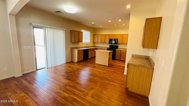 Building Photo - 44234 Askew Dr