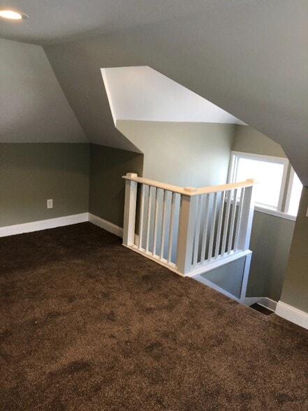 Building Photo - 830 9th Ave