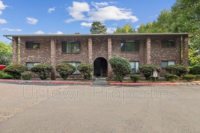 Building Photo - 5660 SW 180th Ave