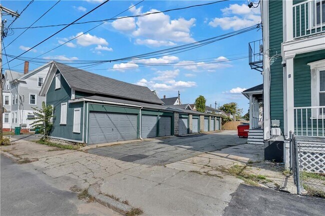 Building Photo - 244 Paradis Ave