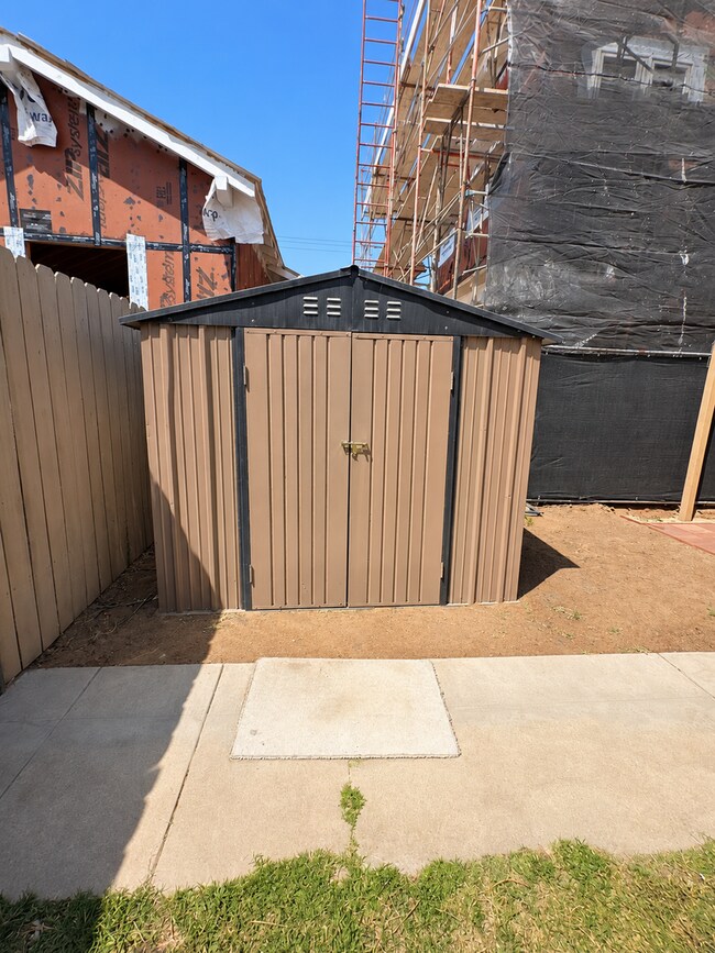 Building Photo - 120 H Ave