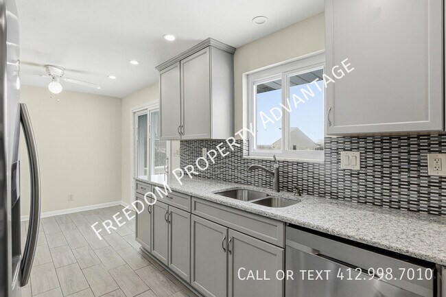 Building Photo - 25 Ridge Dr