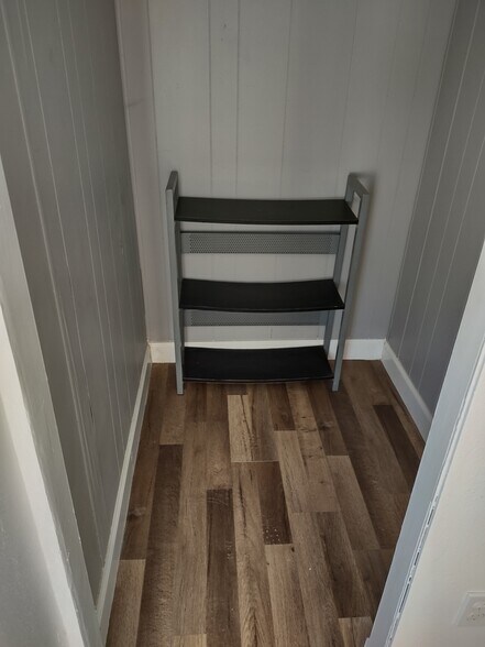 LARGE WALK-IN CLOSETS - 7402 Demure Ln