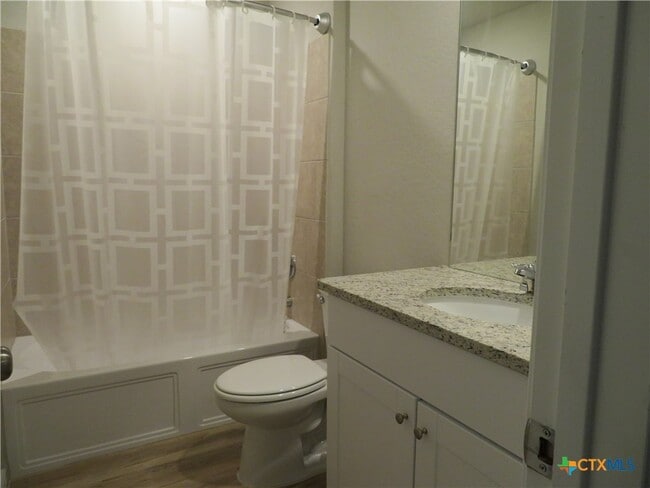 Building Photo - 554 Blue Stem Rd