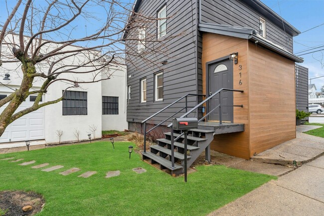 Building Photo - 316 Palisade Ave