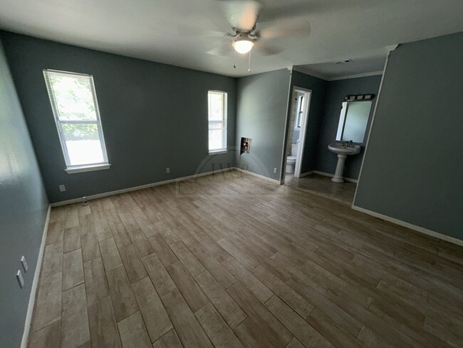 Building Photo - 1815 Gautier Ave