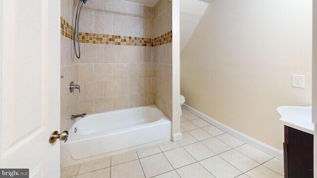 Building Photo - 8514 Chestnut Oak Rd