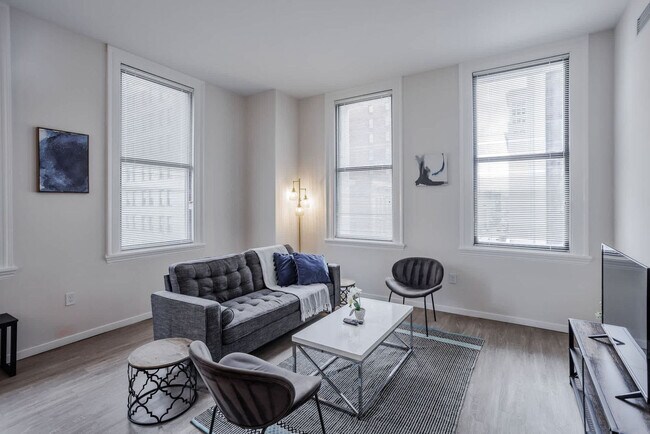 Building Photo - 9-JAN-JAN E 4th St