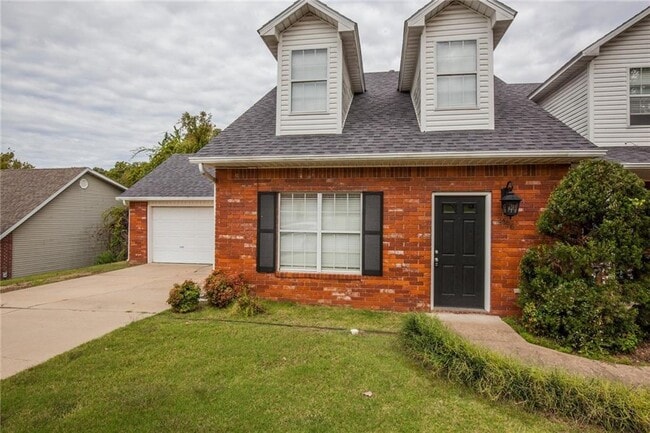 Primary Photo - 2196 E Cinnamon Way