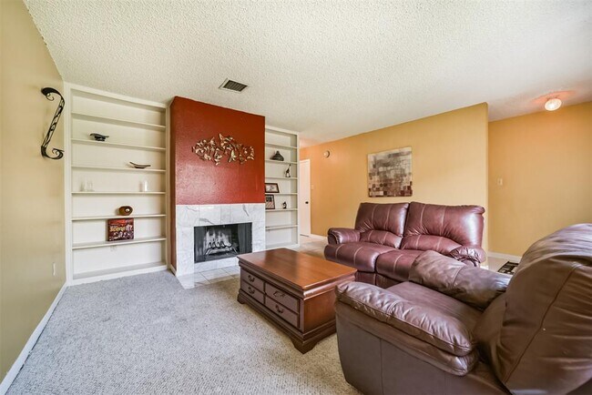 Building Photo - 9345 Westwood Village Dr