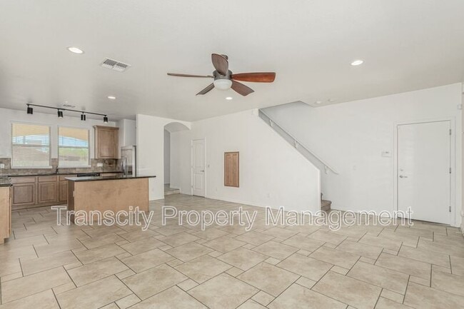 Building Photo - 1402 S Newberry Ln