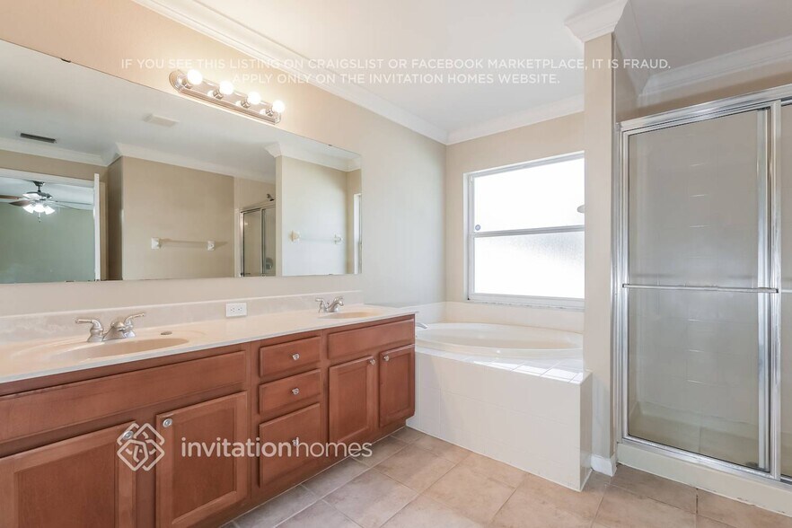 Building Photo - 12069 Warwick Cir