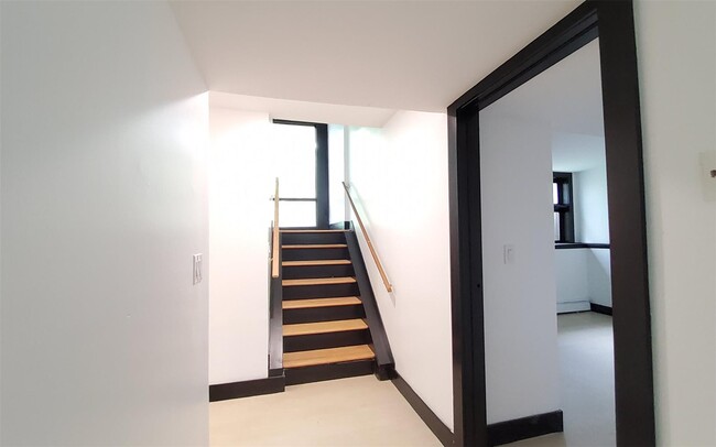 Building Photo - 40 Felter Hill Rd