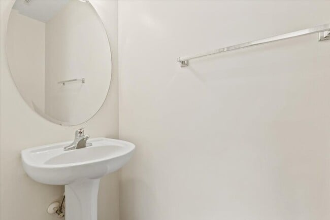 Building Photo - ***Coming Soon!!!***Spacious and Move-In R...