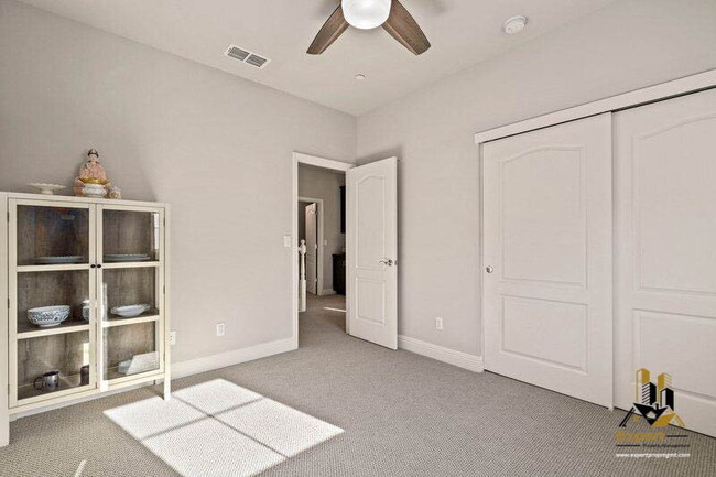 Building Photo - 232 Rochdale St