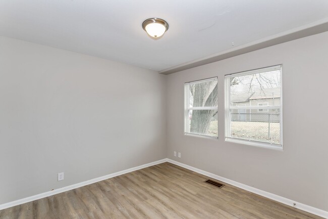 Building Photo - Beautifully remodeled 3 bedroom/1 bath in ...