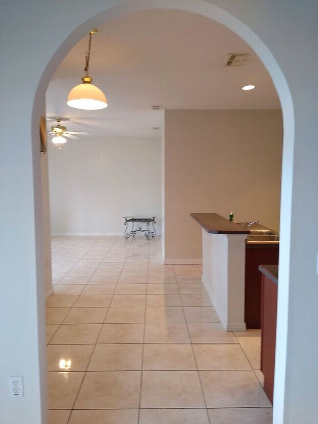 Building Photo - Single Family Home in Poinciana
