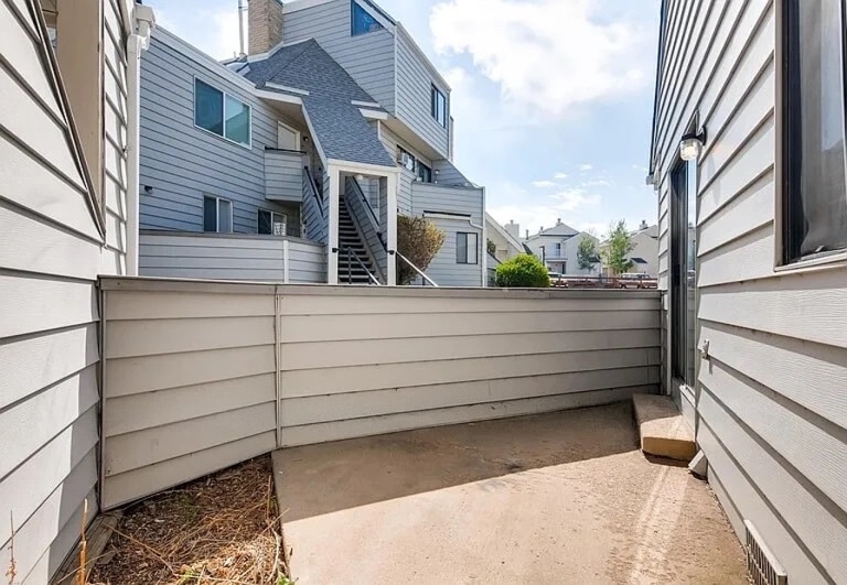 Building Photo - 17050 E Ford Dr