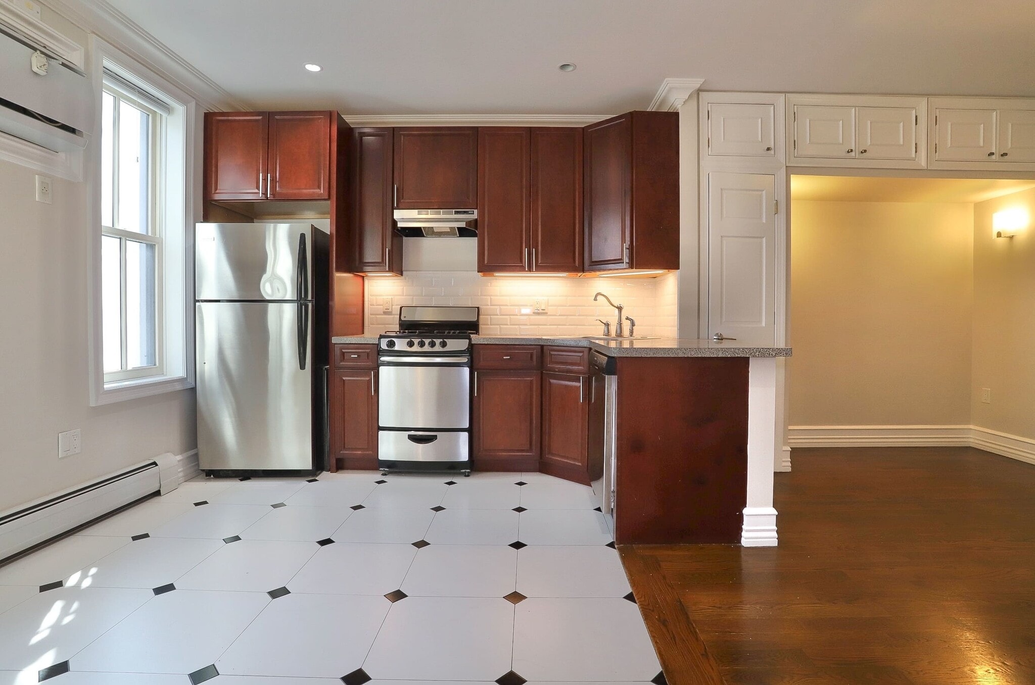 Open kitchen - 603 Bloomfield St