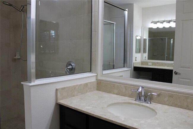 Building Photo - 629 Rosemary Cir