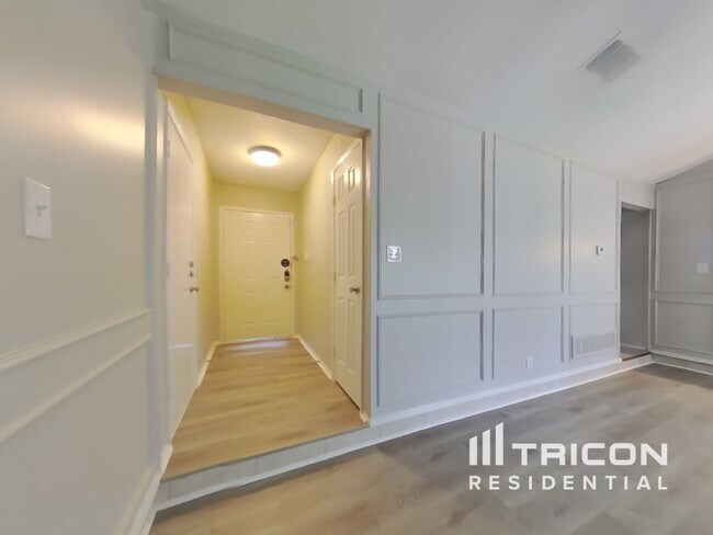 Building Photo - 8033 Berrybrook Dr