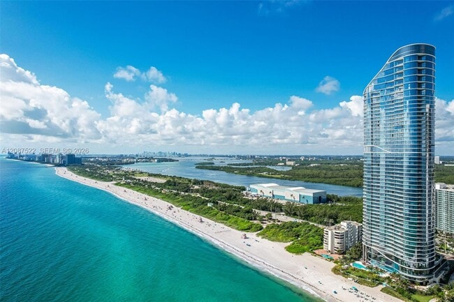 Building Photo - 15701 Collins Ave