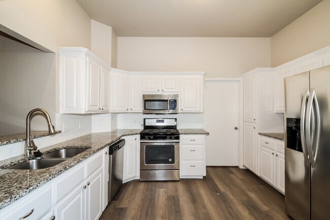 Building Photo - 3905 Penny Dr