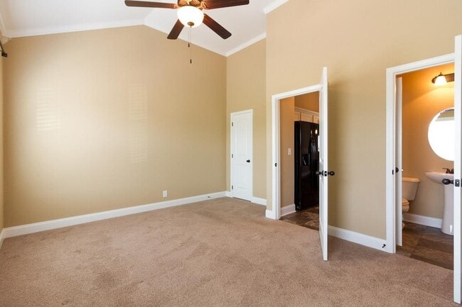 Building Photo - 155 Matheson Dr