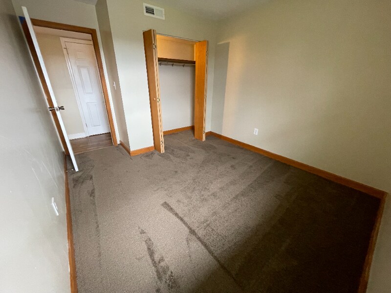 Building Photo - 1802 Marion Manor Dr