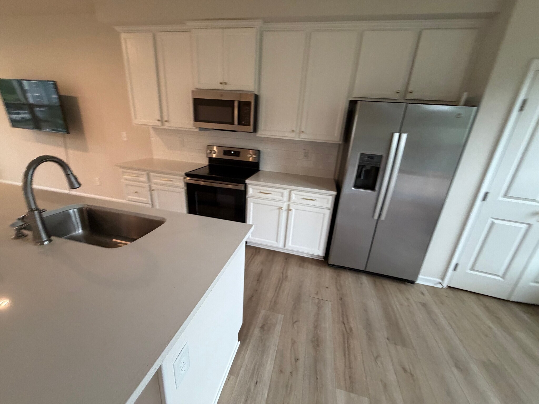 Building Photo - Room in Townhome on Beeler Ln