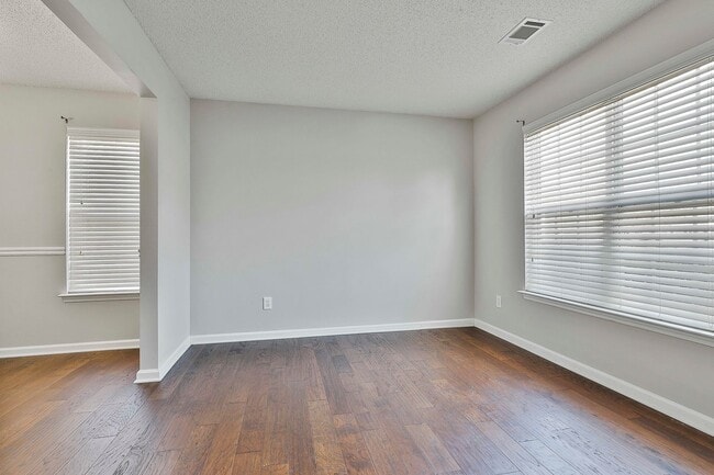 Building Photo - 4BR Fairburn Rental in Quiet Community. La...