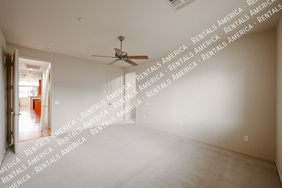 Building Photo - 7402 Hum Rd